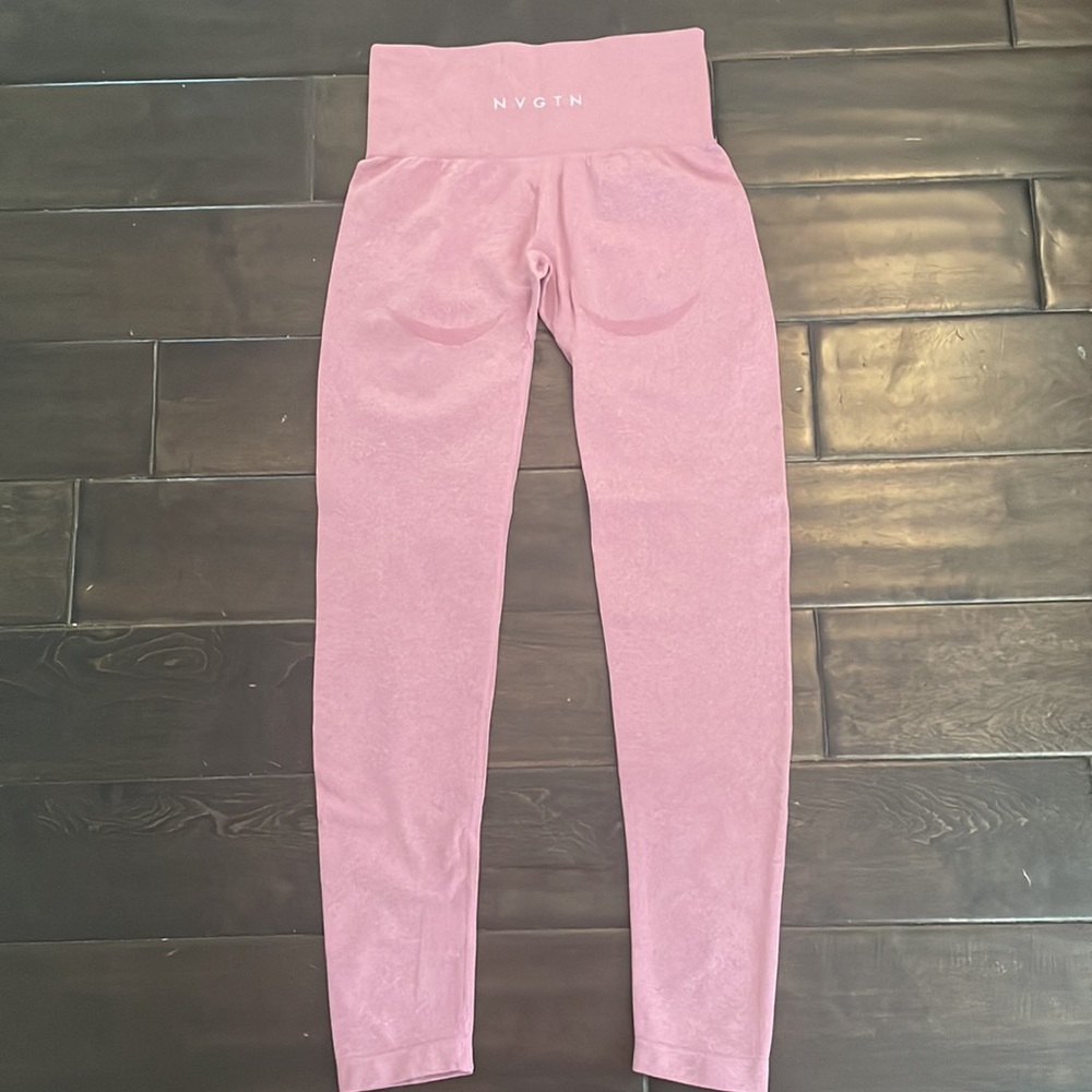 NWOT NVGTN Contour Seamless Leggings in Pastel Pink Size XS - Picture 2 of 3